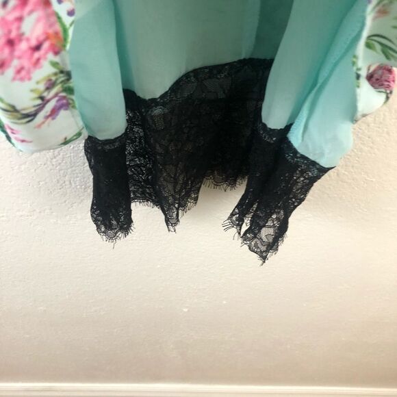 Adelyn Rae Spaghetti Strap Green Floral Slip XS - Picture 6 of 8